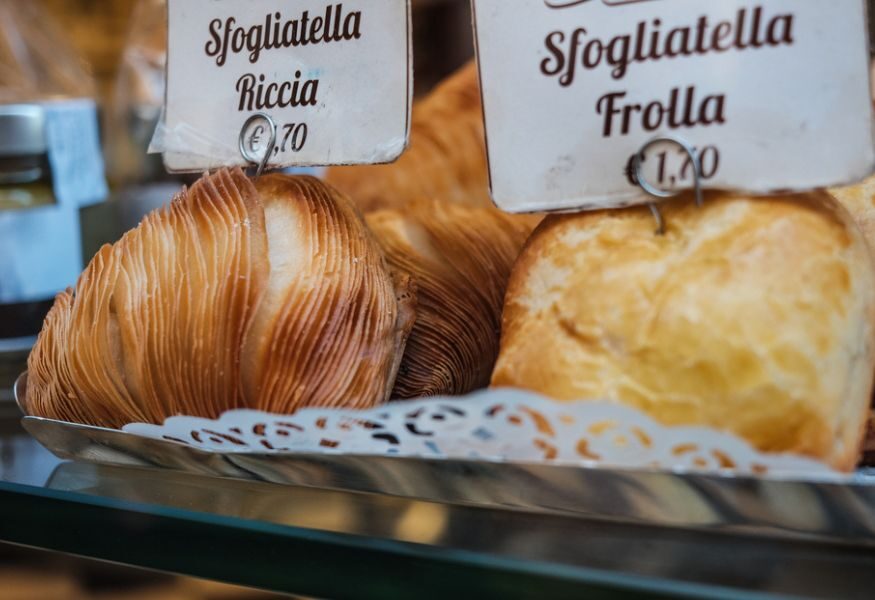 LA SFOGLIATELLA RICCIA E FROLLA